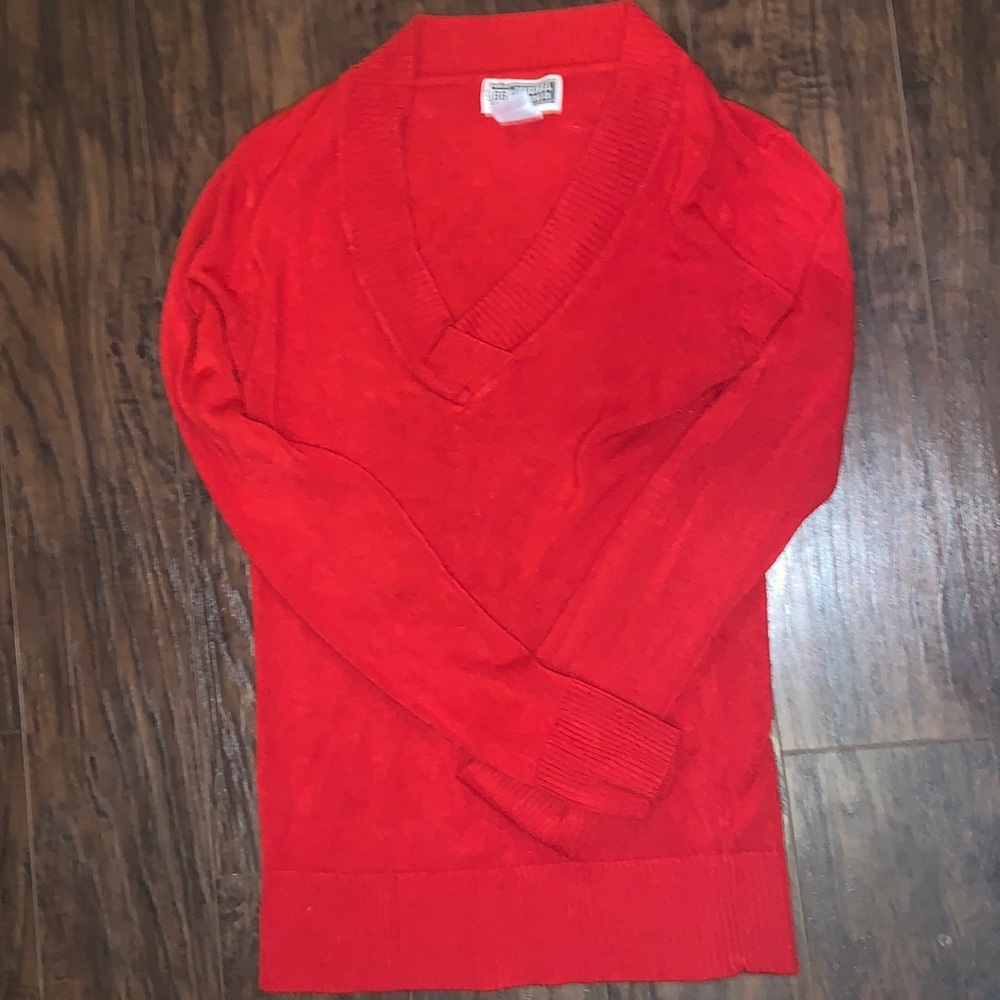 V neck sweater. Size womens XL